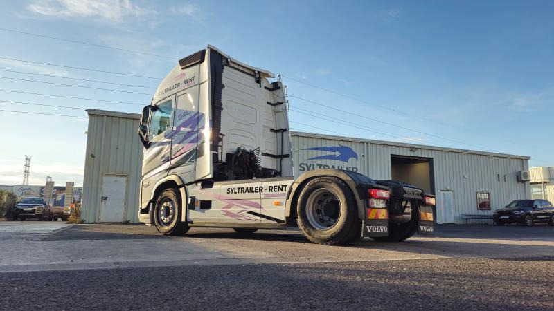 Volvo FH 500 Globetrotter XXL (Location / Rent) - شاحنة جرار: صور 2 Volvo FH 500 Globetrotter XXL (Location / Rent) - شاحنة جرار: صور 2