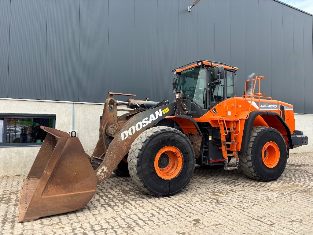 Doosan DL 450-5 - DL 420 - - اللودر بعجل: صور 1 Doosan DL 450-5 - DL 420 - - اللودر بعجل: صور 1