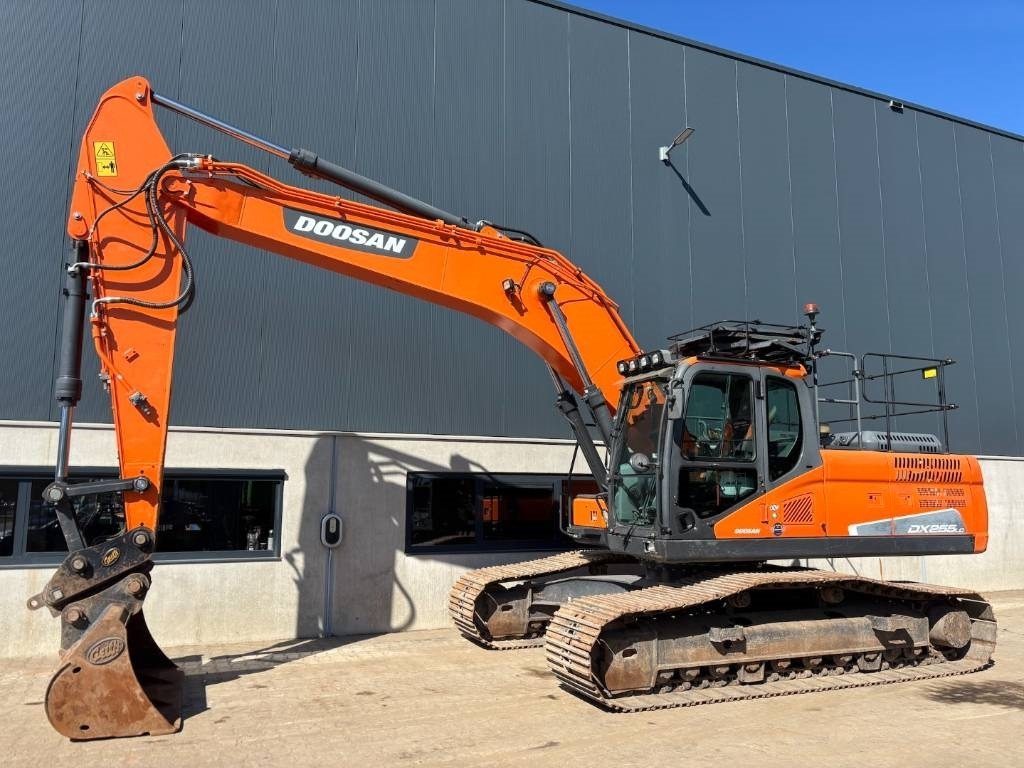 Doosan DX 255 LC-5 -- DX255LC -- DX 225 - حفارات زحافة: صور 1 Doosan DX 255 LC-5 -- DX255LC -- DX 225 - حفارات زحافة: صور 1