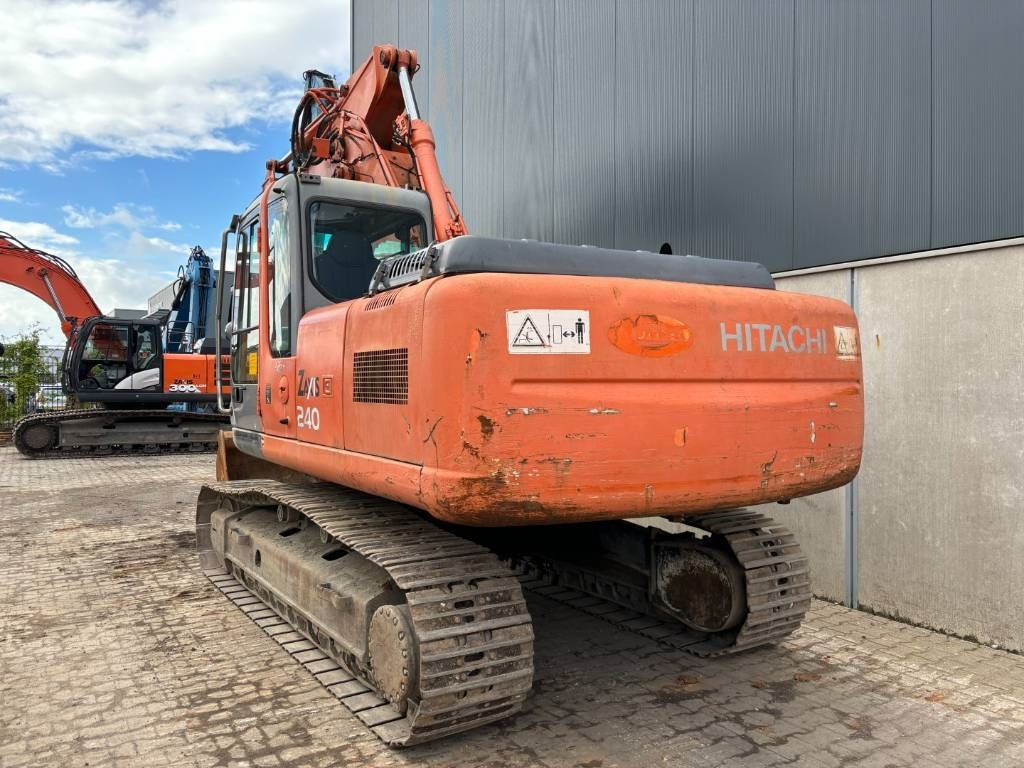 Hitachi ZX210 -- 6 cylinder isuzu -- manual engine! - حفارات زحافة: صور 4 Hitachi ZX210 -- 6 cylinder isuzu -- manual engine! - حفارات زحافة: صور 4