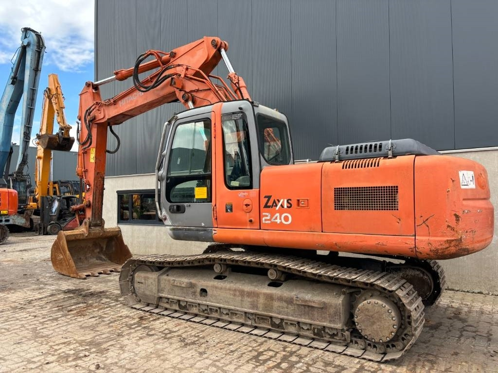Hitachi ZX210 -- 6 cylinder isuzu -- manual engine! - حفارات زحافة: صور 3 Hitachi ZX210 -- 6 cylinder isuzu -- manual engine! - حفارات زحافة: صور 3
