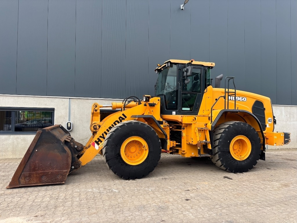 Hyundai HL 960 - 955 - اللودر بعجل: صور 2 Hyundai HL 960 - 955 - اللودر بعجل: صور 2