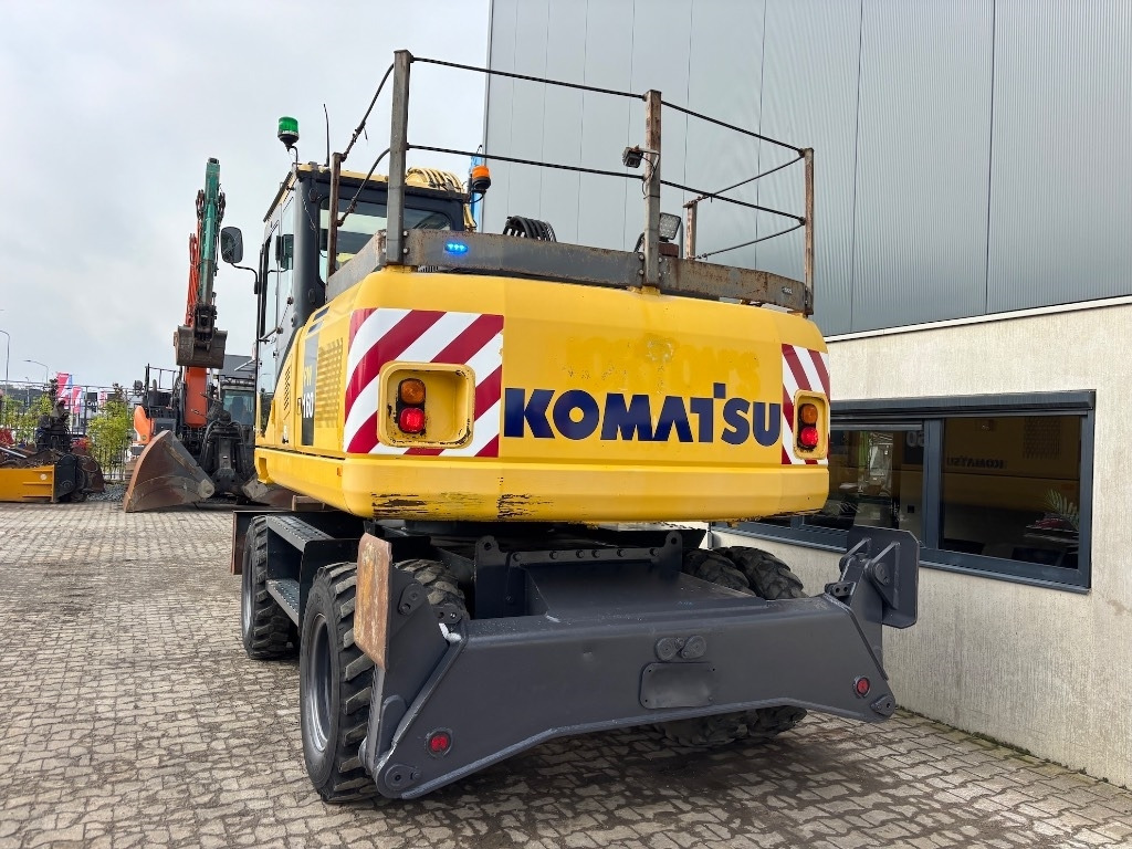 Komatsu PW 160-7 - PW160 - PW 160 - PW 180 - PW 140 - حفارة على عجلات: صور 5 Komatsu PW 160-7 - PW160 - PW 160 - PW 180 - PW 140 - حفارة على عجلات: صور 5