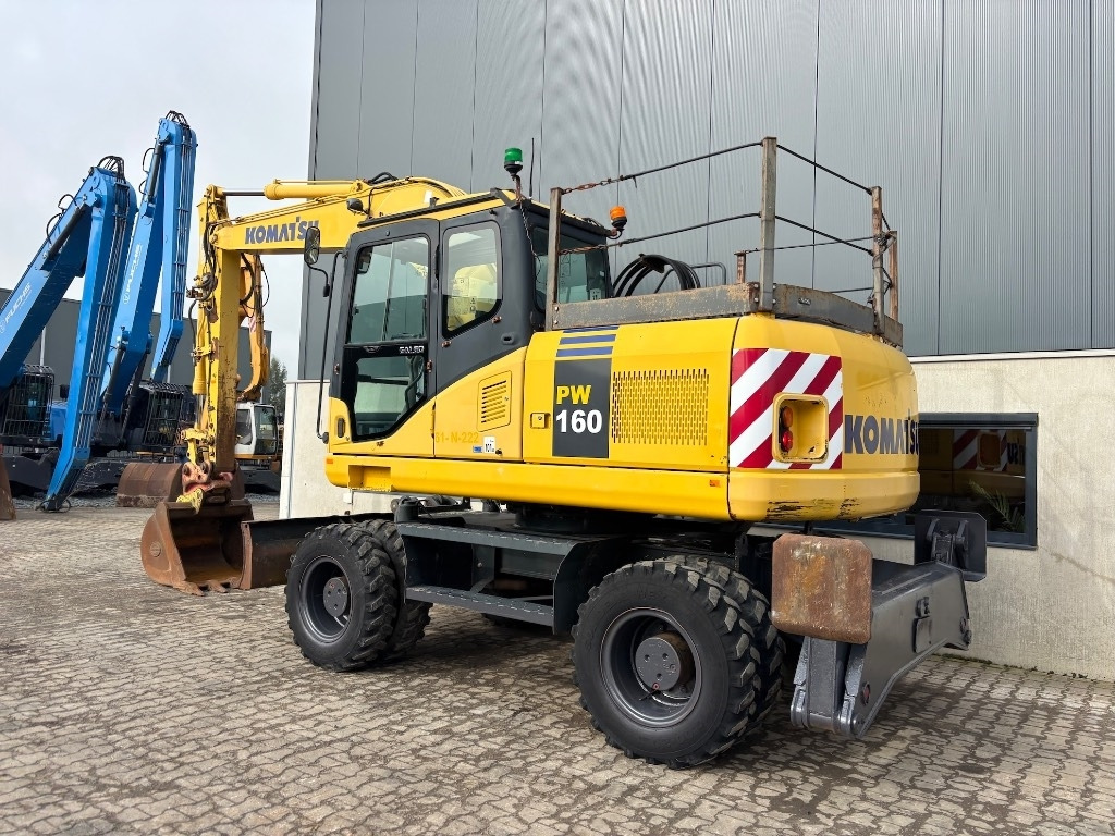 Komatsu PW 160-7 - PW160 - PW 160 - PW 180 - PW 140 - حفارة على عجلات: صور 4 Komatsu PW 160-7 - PW160 - PW 160 - PW 180 - PW 140 - حفارة على عجلات: صور 4