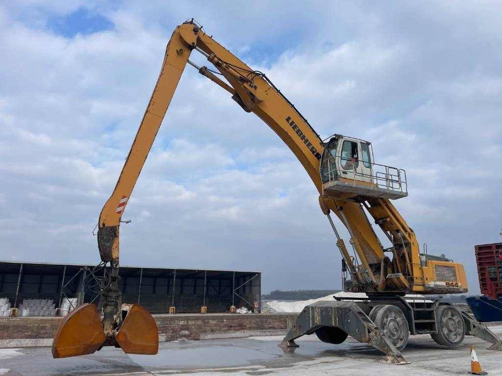 Liebherr A 944 C HD - حفارة النقل والشحن: صور 1 Liebherr A 944 C HD - حفارة النقل والشحن: صور 1
