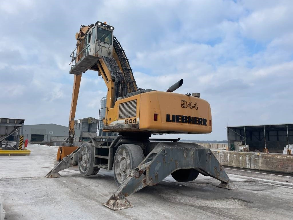 Liebherr A 944 C HD - حفارة النقل والشحن: صور 5 Liebherr A 944 C HD - حفارة النقل والشحن: صور 5