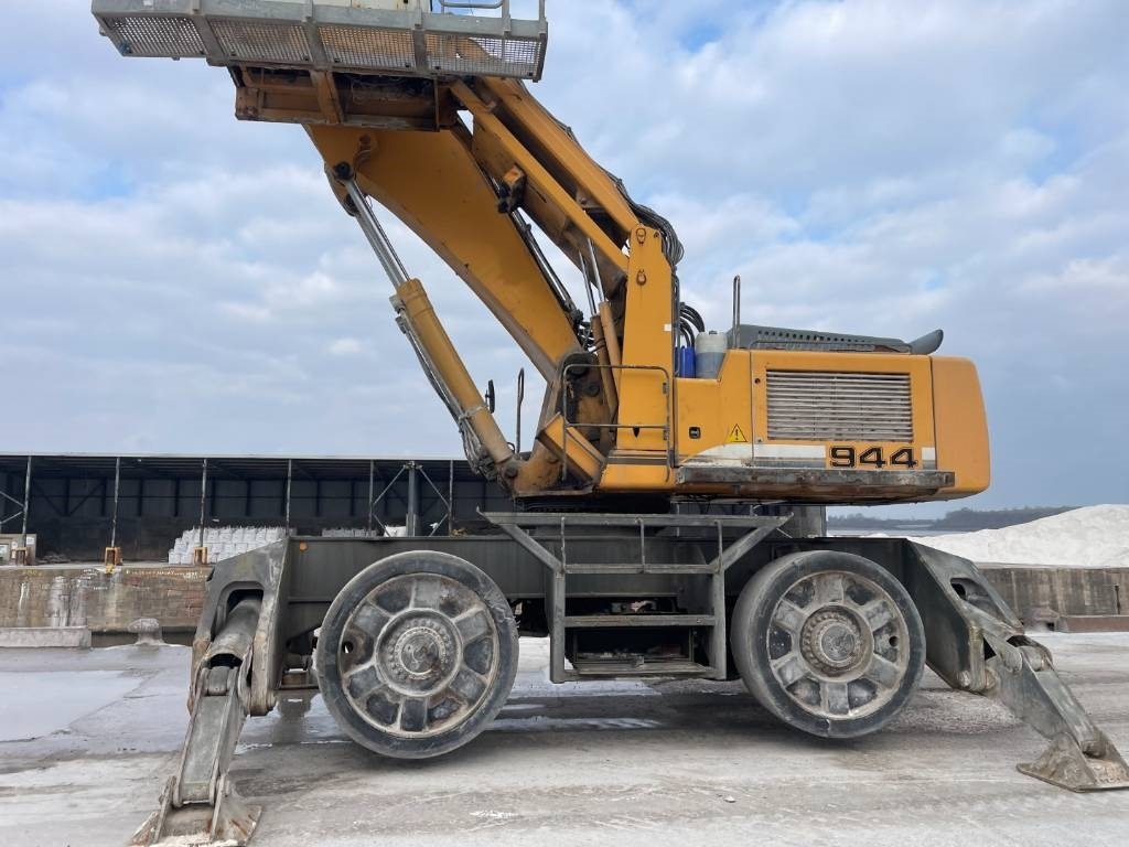 Liebherr A 944 C HD - حفارة النقل والشحن: صور 3 Liebherr A 944 C HD - حفارة النقل والشحن: صور 3