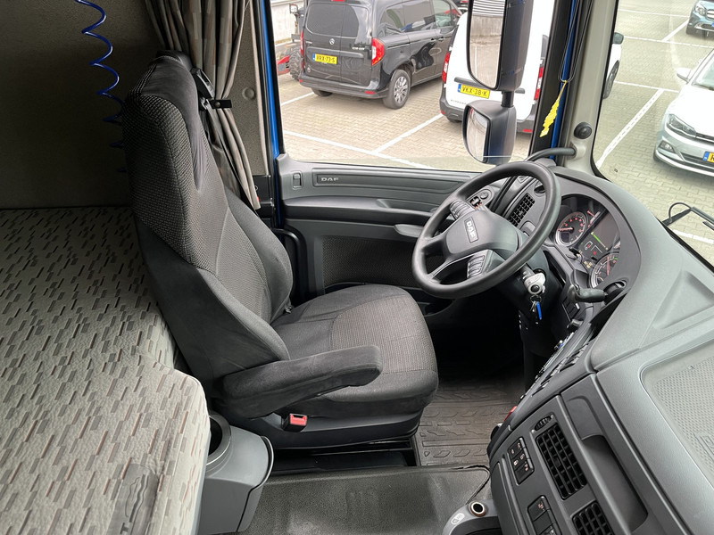 DAF XF 440 FT SC / Mega - Low Deck / 837 dkm / 2 Tanks / Stand Klima / Tacho V2 - شاحنة جرار: صور 3 DAF XF 440 FT SC / Mega - Low Deck / 837 dkm / 2 Tanks / Stand Klima / Tacho V2 - شاحنة جرار: صور 3