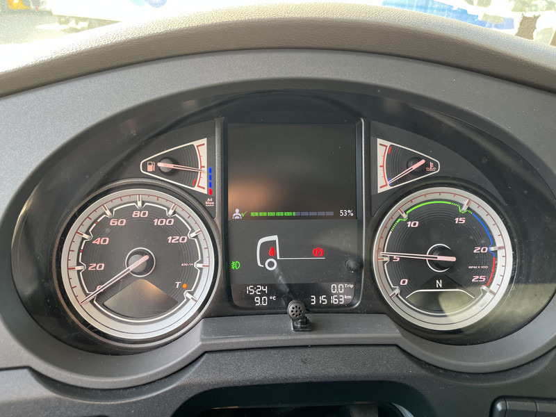 DAF XF 480 FT SSC / 315 dkm / Schade - Damage / 2 Tanks / Stand Klima - شاحنة جرار: صور 4 DAF XF 480 FT SSC / 315 dkm / Schade - Damage / 2 Tanks / Stand Klima - شاحنة جرار: صور 4