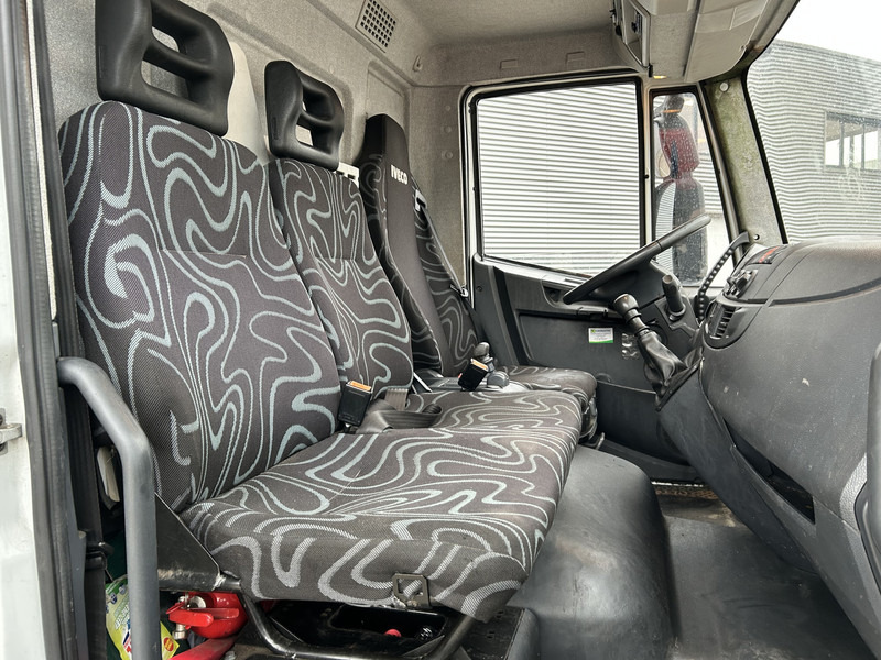 بصندوق مغلق شاحنة Iveco EuroCargo 180 / Motor Problem / Blad - Blad / Manual / Box / Loadlift: صور 8 بصندوق مغلق شاحنة Iveco EuroCargo 180 / Motor Problem / Blad - Blad / Manual / Box / Loadlift: صور 8