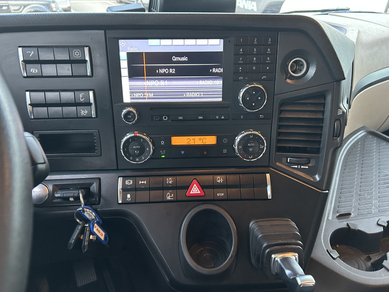 Mercedes-Benz Actros 1842 Bigspace / 770 dkm / Mega / New Tacho / Stand Klima / 2 Tanks - شاحنة جرار: صور 5 Mercedes-Benz Actros 1842 Bigspace / 770 dkm / Mega / New Tacho / Stand Klima / 2 Tanks - شاحنة جرار: صور 5