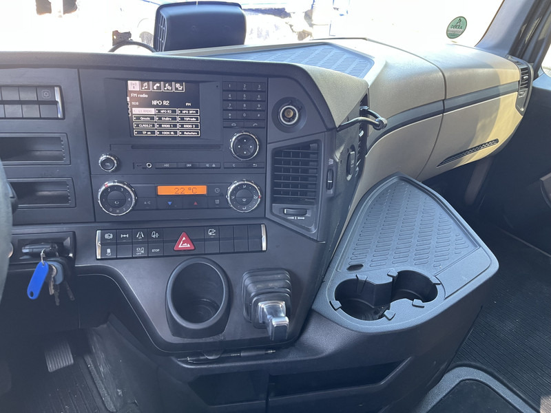 Mercedes-Benz Actros 1842 Streamspace / 945 dkm / 2 Tanks / NL Truck - شاحنة جرار: صور 5 Mercedes-Benz Actros 1842 Streamspace / 945 dkm / 2 Tanks / NL Truck - شاحنة جرار: صور 5