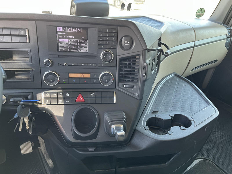 Mercedes-Benz Actros 1842 Streamspace / 945 dkm / 2 Tanks / NL Truck - شاحنة جرار: صور 5 Mercedes-Benz Actros 1842 Streamspace / 945 dkm / 2 Tanks / NL Truck - شاحنة جرار: صور 5