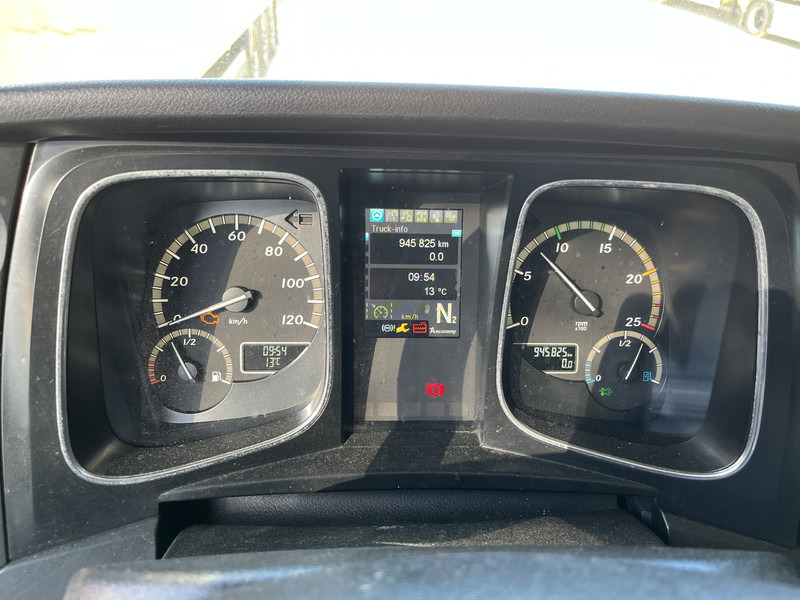 Mercedes-Benz Actros 1842 Streamspace / 945 dkm / 2 Tanks / NL Truck - شاحنة جرار: صور 4 Mercedes-Benz Actros 1842 Streamspace / 945 dkm / 2 Tanks / NL Truck - شاحنة جرار: صور 4