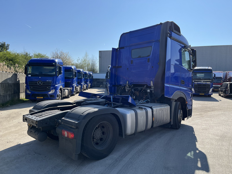 Mercedes-Benz Actros 1842 Streamspace / 945 dkm / 2 Tanks / NL Truck - شاحنة جرار: صور 2 Mercedes-Benz Actros 1842 Streamspace / 945 dkm / 2 Tanks / NL Truck - شاحنة جرار: صور 2