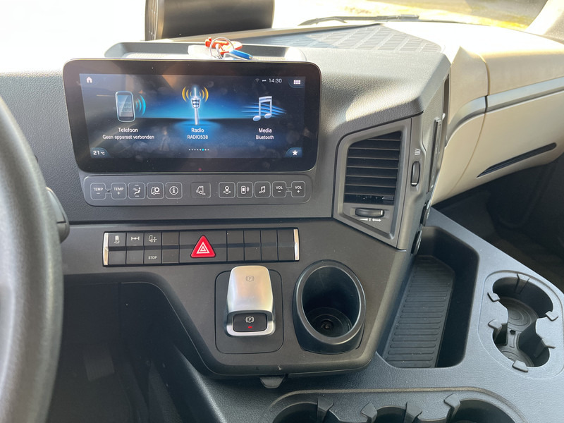 Mercedes-Benz Actros 2124 / 2023 / 18 Ton / 76 dkm / Box / Laadklep - بصندوق مغلق شاحنة: صور 5 Mercedes-Benz Actros 2124 / 2023 / 18 Ton / 76 dkm / Box / Laadklep - بصندوق مغلق شاحنة: صور 5