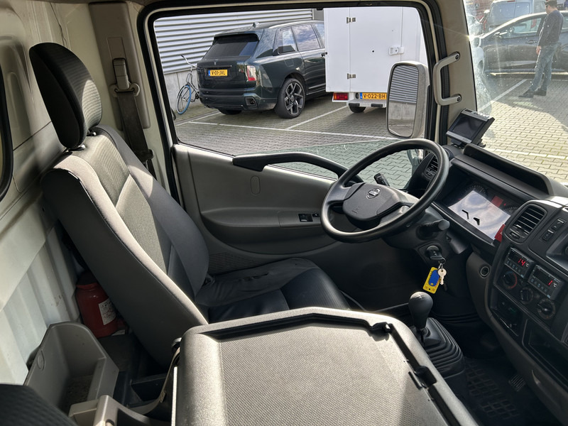 Nissan Cabstar NT400 / Duo Temp Frigo -30 gr / 146 dkm/ Blad - Blad / APK TUV 03-26 - الشاحنات الصغيرة المبردة: صور 3 Nissan Cabstar NT400 / Duo Temp Frigo -30 gr / 146 dkm/ Blad - Blad / APK TUV 03-26 - الشاحنات الصغيرة المبردة: صور 3