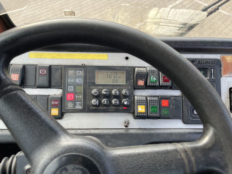 Terberg YT 182 / Terminal Tractor / Airco / Cummins - شاحنة جرار: صور 4 Terberg YT 182 / Terminal Tractor / Airco / Cummins - شاحنة جرار: صور 4