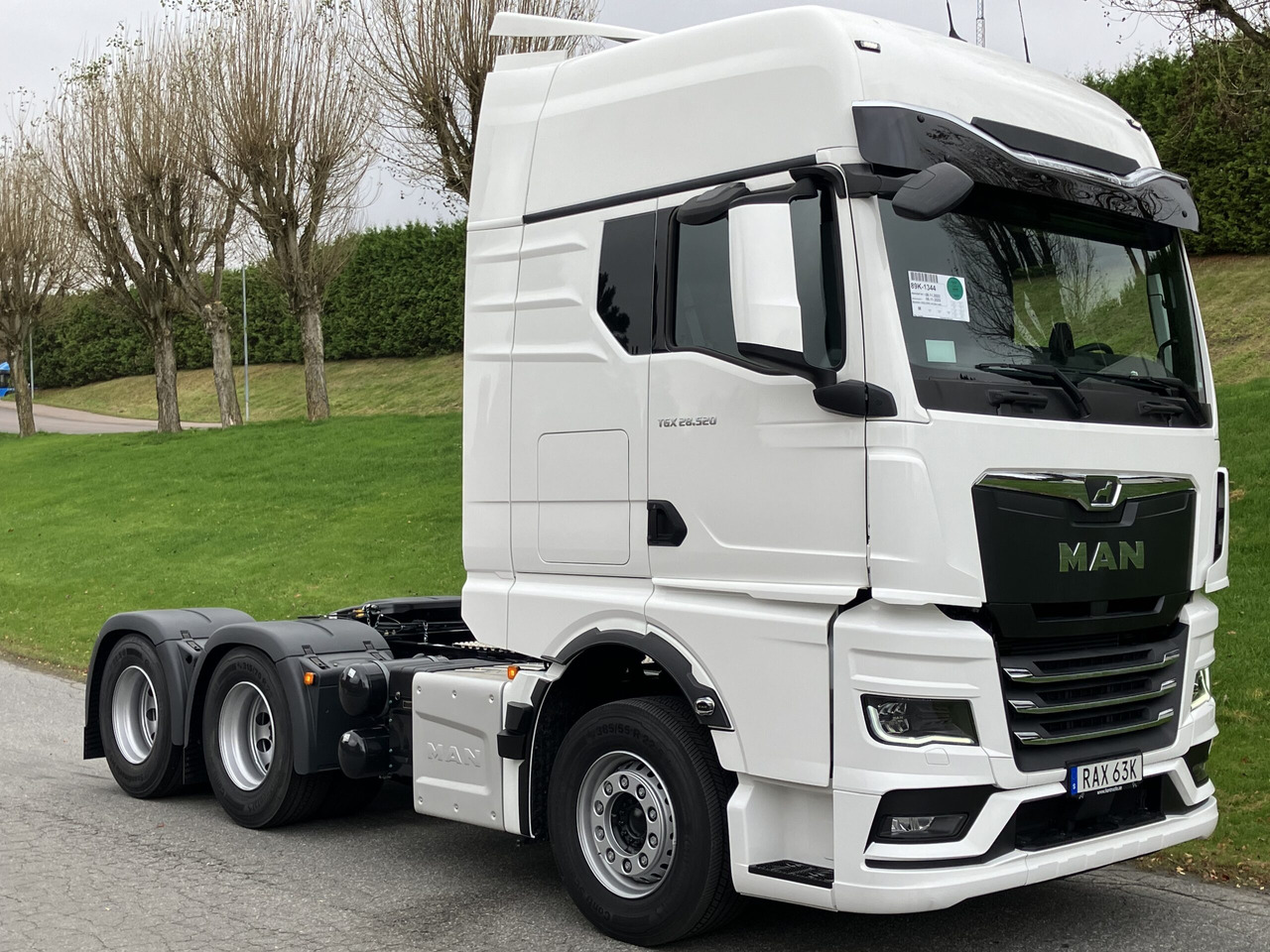 MAN TGX 28.520 6X2 Boggiedragbil - شاحنة جرار: صور 5 MAN TGX 28.520 6X2 Boggiedragbil - شاحنة جرار: صور 5