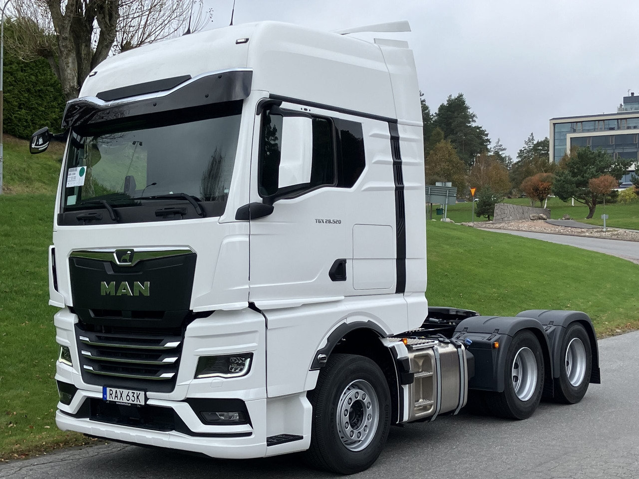 MAN TGX 28.520 6X2 Boggiedragbil - شاحنة جرار: صور 2 MAN TGX 28.520 6X2 Boggiedragbil - شاحنة جرار: صور 2