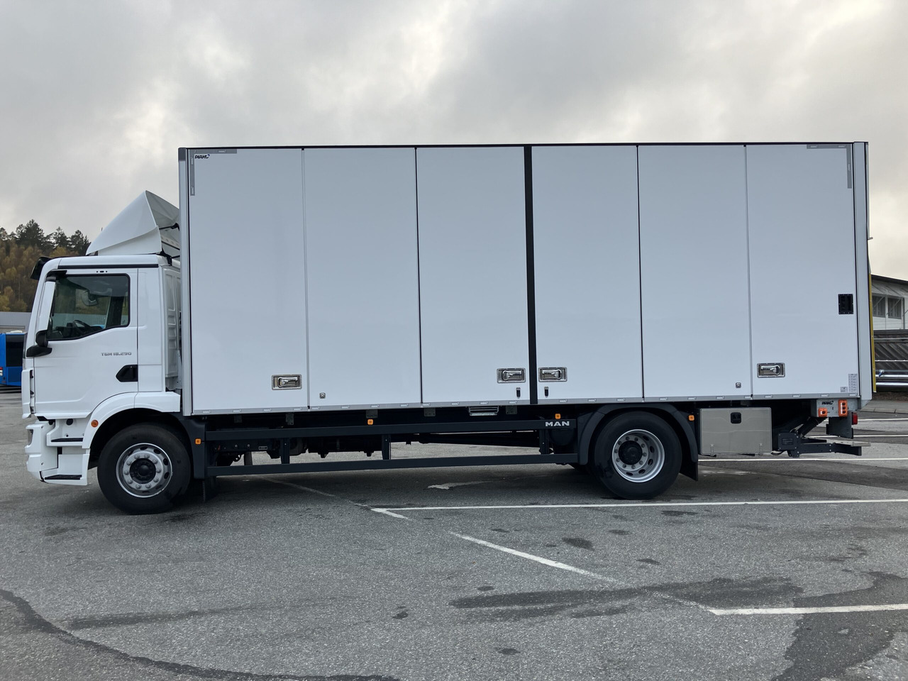 TGM 18.290 4×2 LL 18-ppl ÖBS - بصندوق مغلق شاحنة: صور 5 TGM 18.290 4×2 LL 18-ppl ÖBS - بصندوق مغلق شاحنة: صور 5