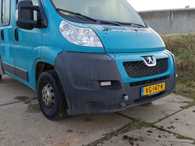 Peugeot Boxer 2.2 HDI Pickup - فان المدمجة: صور 4 Peugeot Boxer 2.2 HDI Pickup - فان المدمجة: صور 4