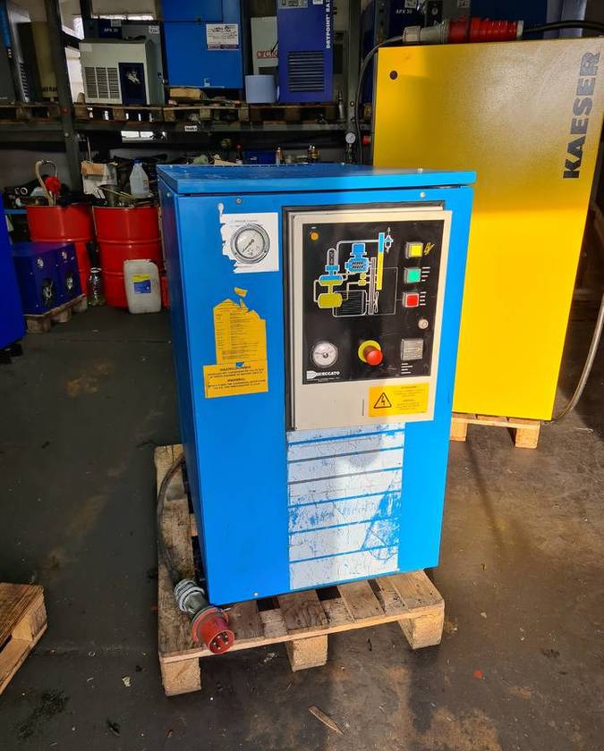 Kompresor śrubowy AIRPRESS, CECCATO 15 kw - ضاغط الهواء: صور 3 Kompresor śrubowy AIRPRESS, CECCATO 15 kw - ضاغط الهواء: صور 3