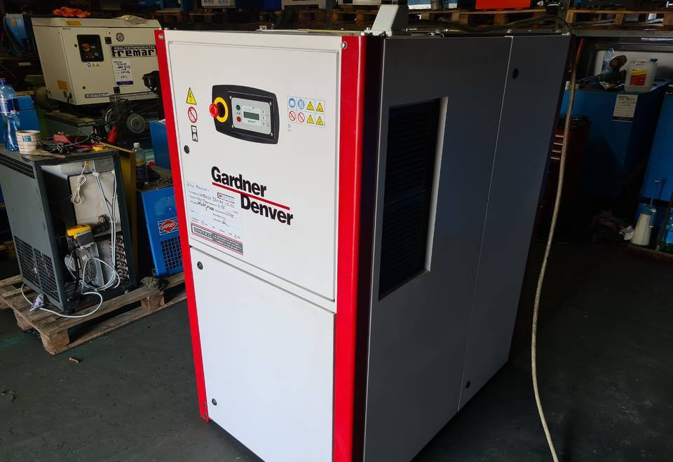 Kompresor śrubowy GARDNER DENVER VS 23 23 kw, Falownik - ضاغط الهواء: صور 4 Kompresor śrubowy GARDNER DENVER VS 23 23 kw, Falownik - ضاغط الهواء: صور 4