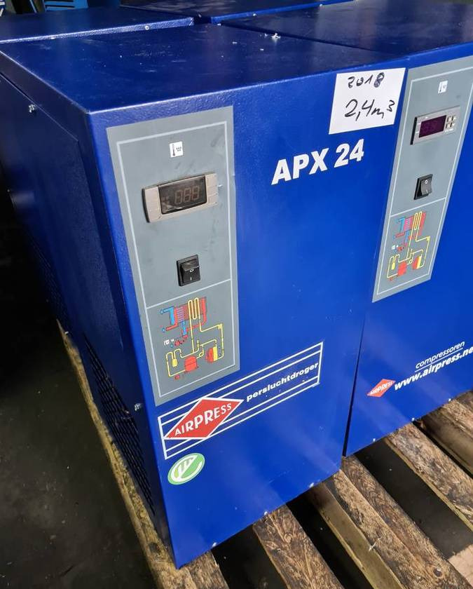 OSUSZACZ ZIĘBNICZY AIRPRESS APX 24, 2,4 M3/min - ضاغط الهواء: صور 1 OSUSZACZ ZIĘBNICZY AIRPRESS APX 24, 2,4 M3/min - ضاغط الهواء: صور 1