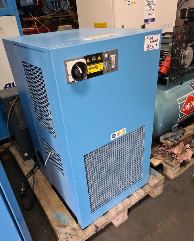 Osuszacz ziębniczy OMEGA  9,5 m3 - ضاغط الهواء: صور 2 Osuszacz ziębniczy OMEGA  9,5 m3 - ضاغط الهواء: صور 2