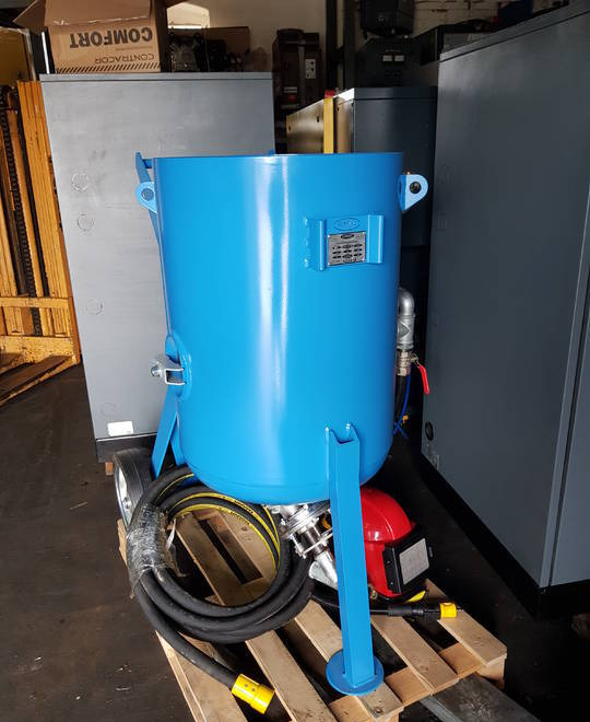 PIASKARKA OCZYSZCZARKA CLEMCO 200L KOMPLET - معدات البناء: صور 5 PIASKARKA OCZYSZCZARKA CLEMCO 200L KOMPLET - معدات البناء: صور 5