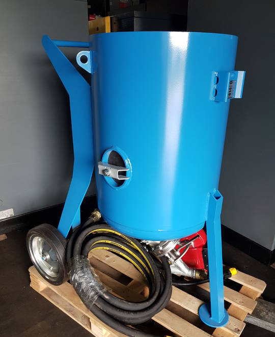 PIASKARKA OCZYSZCZARKA CLEMCO 200L KOMPLET - معدات البناء: صور 4 PIASKARKA OCZYSZCZARKA CLEMCO 200L KOMPLET - معدات البناء: صور 4