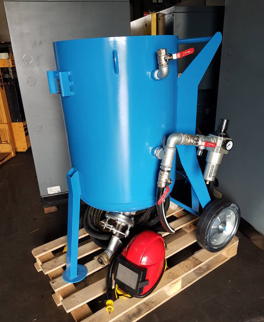 PIASKARKA OCZYSZCZARKA CLEMCO 200L KOMPLET - معدات البناء: صور 1 PIASKARKA OCZYSZCZARKA CLEMCO 200L KOMPLET - معدات البناء: صور 1