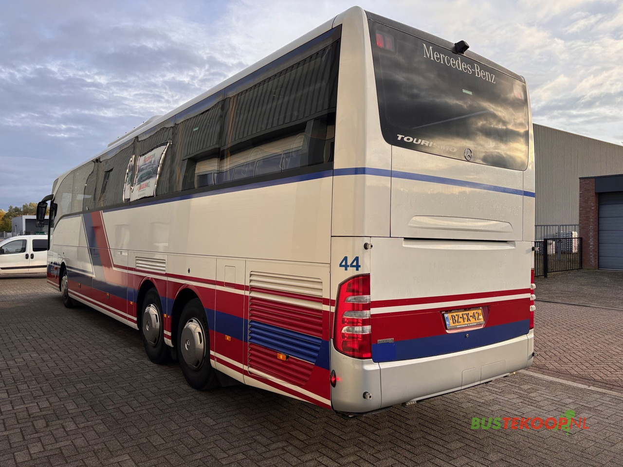 Mercedes Tourismo 16 RHD-M 57 Pl. - سياحية حافلة: صور 4 Mercedes Tourismo 16 RHD-M 57 Pl. - سياحية حافلة: صور 4