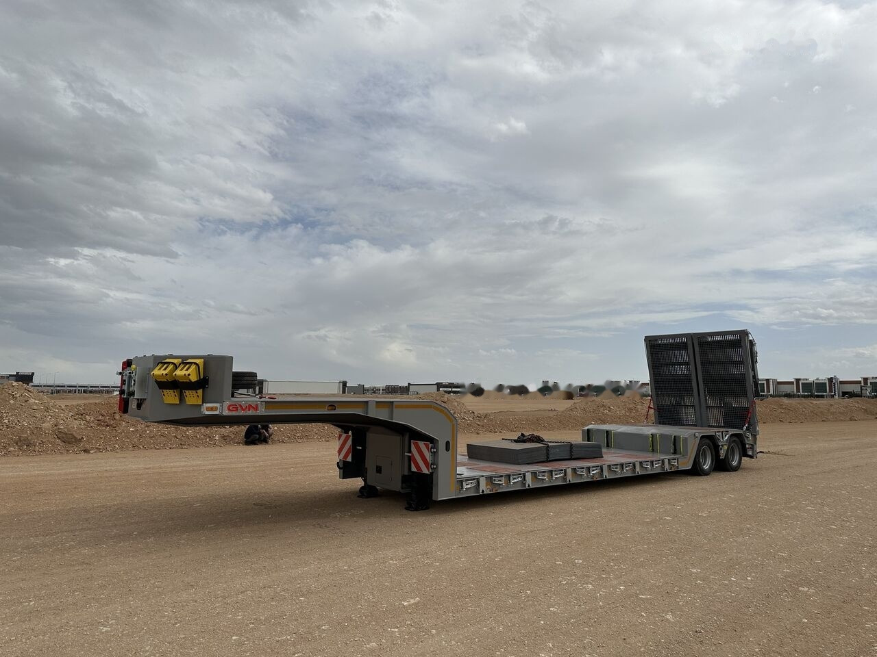 جديد عربة مسطحة منخفضة نصف مقطورة GVN Trailer 2 AXLE HYDRAULIC PLATFORM LOWBED: صور 11