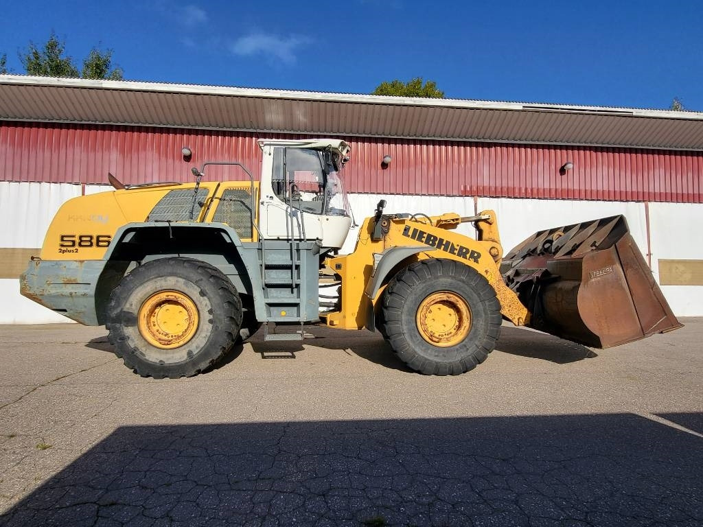 Liebherr L 586 2Plus2 - اللودر بعجل: صور 3 Liebherr L 586 2Plus2 - اللودر بعجل: صور 3