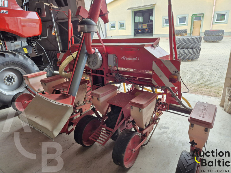Becker Aeromat T 6 - وضع البذور فى خطوط: صور 5 Becker Aeromat T 6 - وضع البذور فى خطوط: صور 5