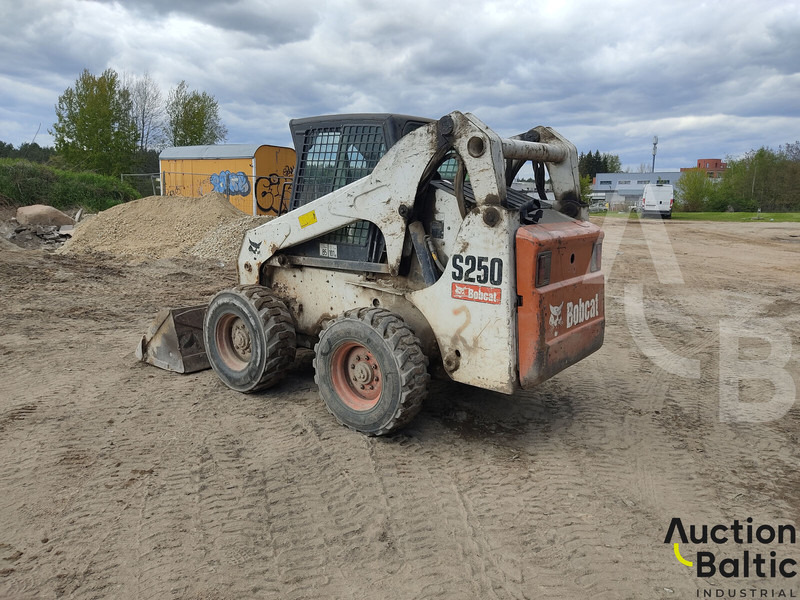 Bobcat S 250 - شيول صغير: صور 5 Bobcat S 250 - شيول صغير: صور 5