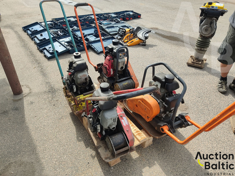 Dynapac LF45, Ammann AVP1033 & 2 Belle - صفائح اهتزازية: صور 3 Dynapac LF45, Ammann AVP1033 & 2 Belle - صفائح اهتزازية: صور 3