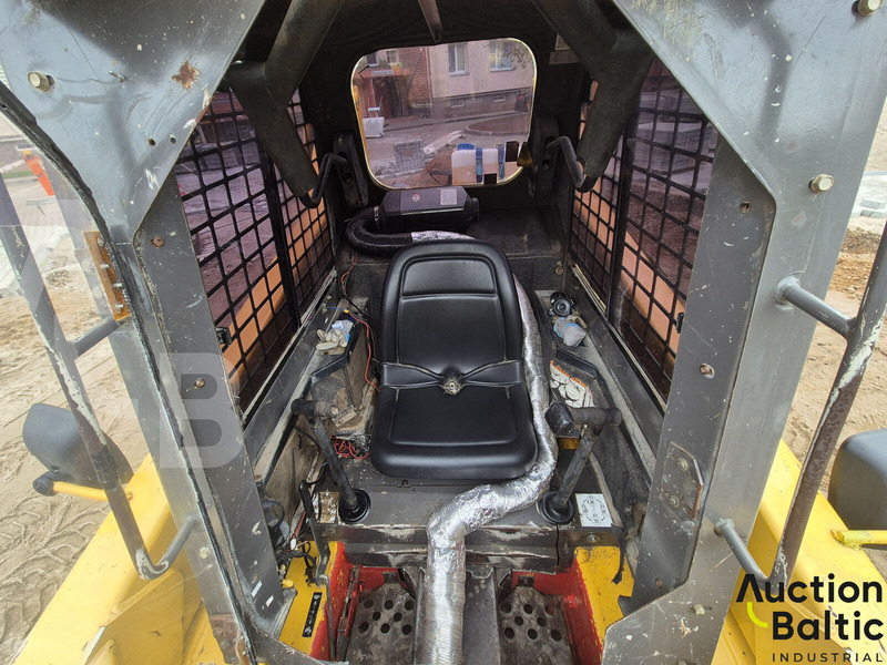 Gehl 5635 DXT 2 - شيول صغير: صور 5 Gehl 5635 DXT 2 - شيول صغير: صور 5