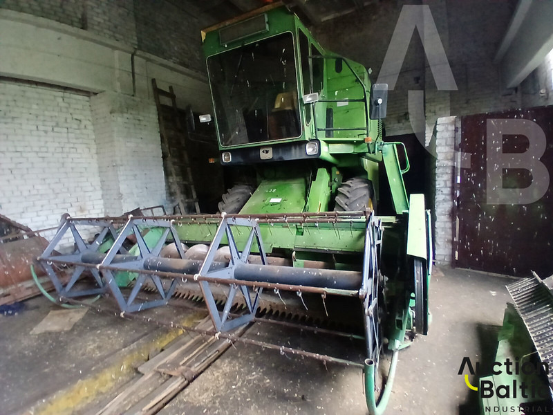 John Deere 1055 - حصادة شاملة: صور 4 John Deere 1055 - حصادة شاملة: صور 4