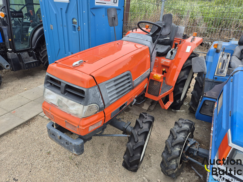 Kubota GL 240 - جرار: صور 2 Kubota GL 240 - جرار: صور 2