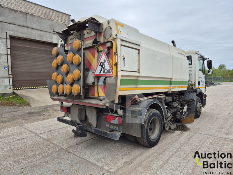 MAN TGM15.250 4X2 BL - سياره كنس شوارع: صور 3 MAN TGM15.250 4X2 BL - سياره كنس شوارع: صور 3