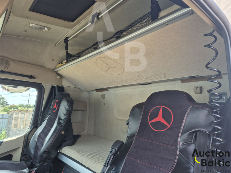 شاحنة جرار Mercedes-Benz Actros 1843: صور 8 شاحنة جرار Mercedes-Benz Actros 1843: صور 8