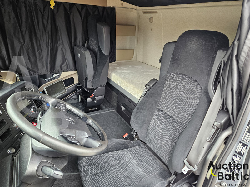 Mercedes-Benz Actros 1843 - شاحنة جرار: صور 5 Mercedes-Benz Actros 1843 - شاحنة جرار: صور 5