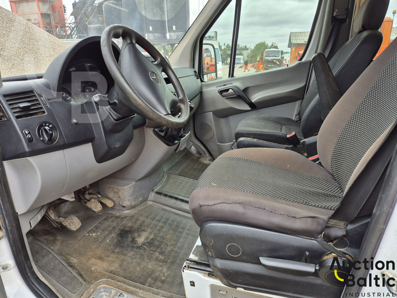 Mercedes-Benz Sprinter - الشاحنات الصغيرة ستائر: صور 4 Mercedes-Benz Sprinter - الشاحنات الصغيرة ستائر: صور 4