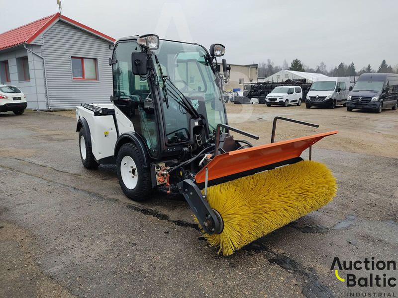 Multihog CX75 - سياره كنس شوارع: صور 2 Multihog CX75 - سياره كنس شوارع: صور 2