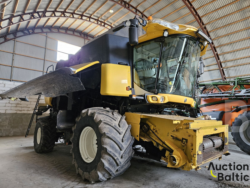 New Holland CR 9080 - حصادة شاملة: صور 2 New Holland CR 9080 - حصادة شاملة: صور 2