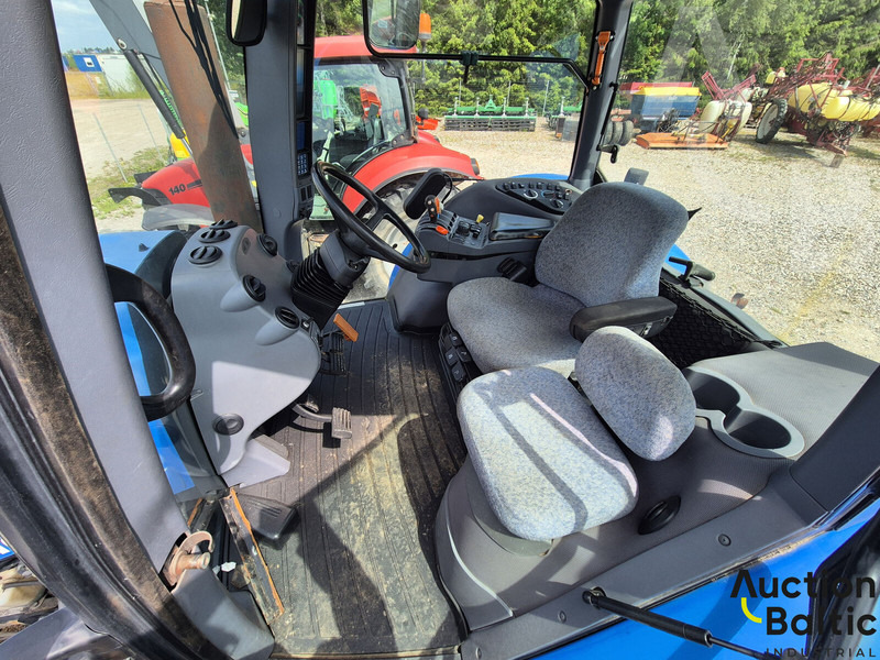 New Holland T 8040 - جرار: صور 5 New Holland T 8040 - جرار: صور 5