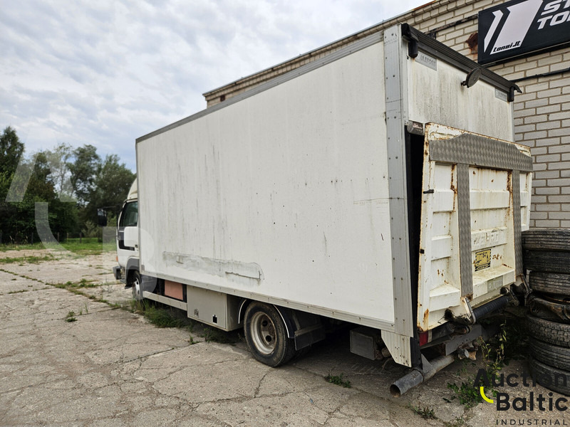 Nissan U714 - بصندوق مغلق شاحنة: صور 3 Nissan U714 - بصندوق مغلق شاحنة: صور 3